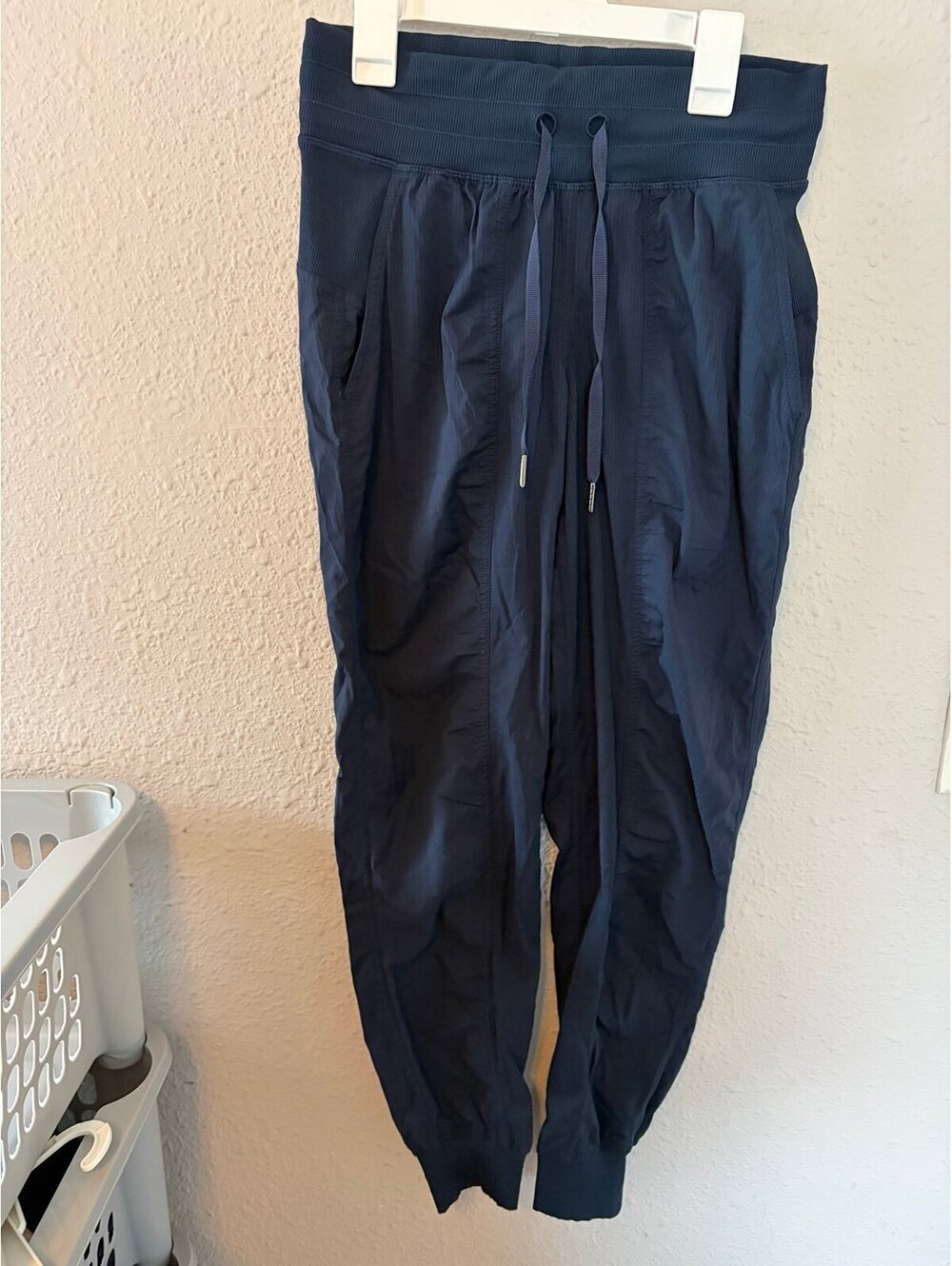 Lululemon Dance Studio Mid-Rise Jogger True Navy size 4. Newer square size from